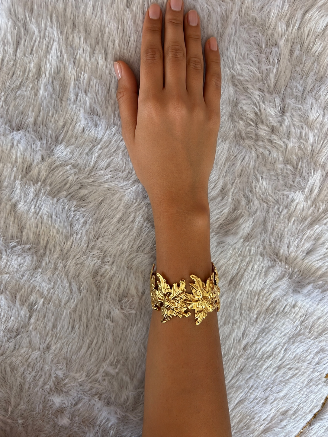 Floral anti- tarnish bangle