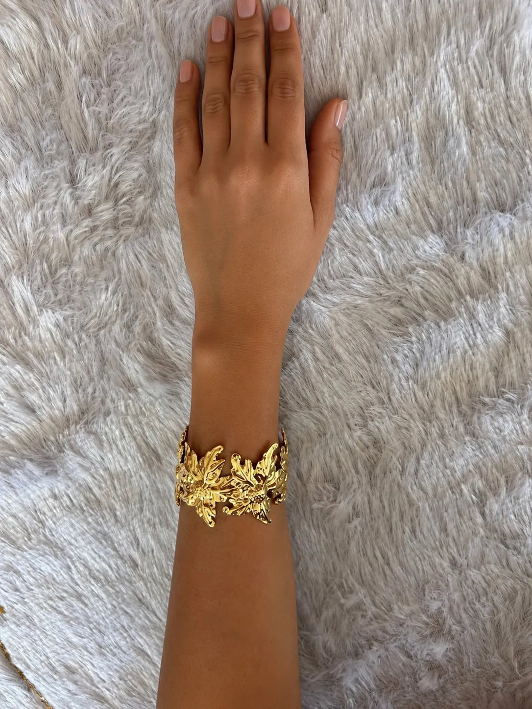 Floral anti- tarnish bangle