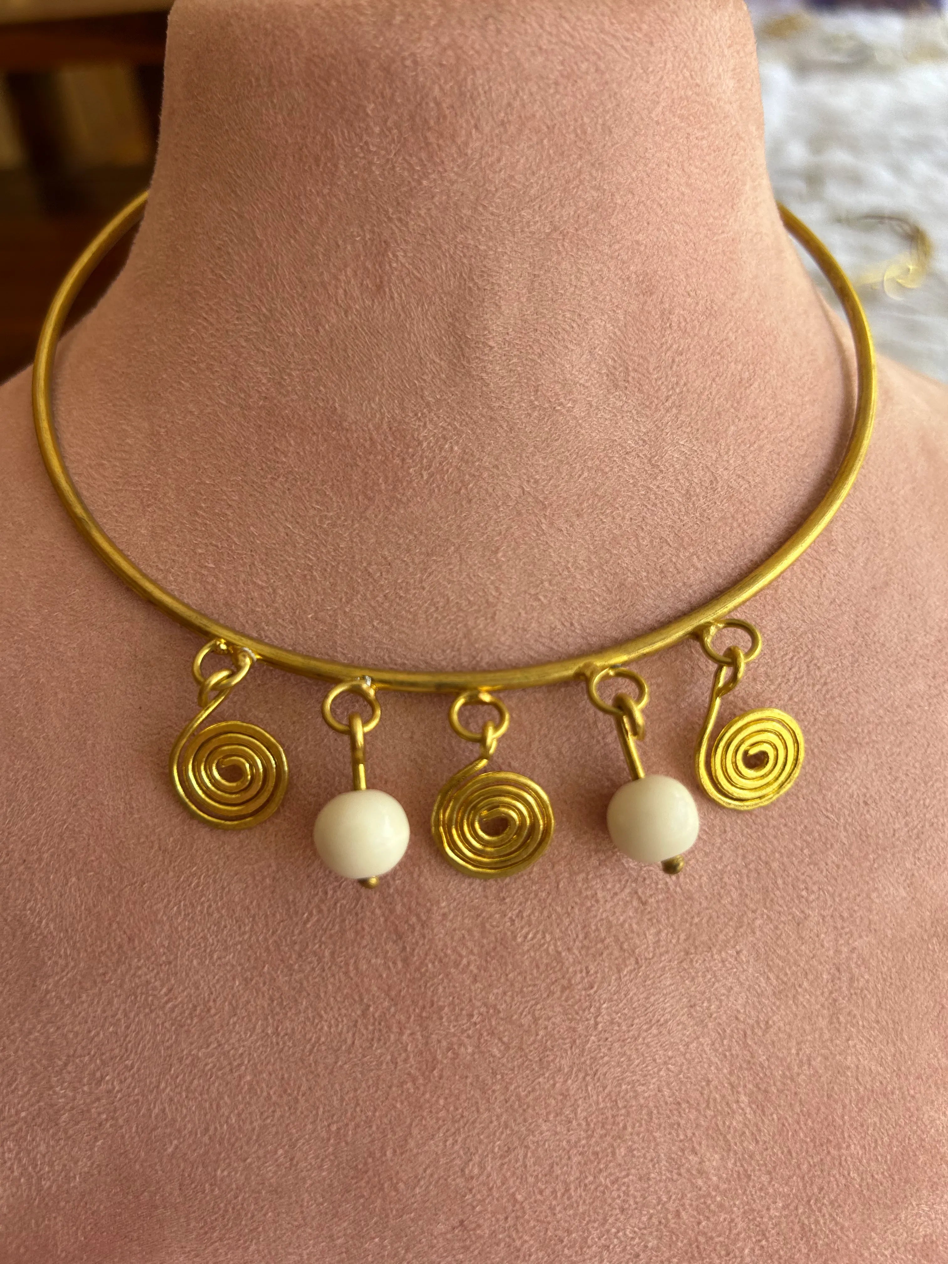 The Helen Choker