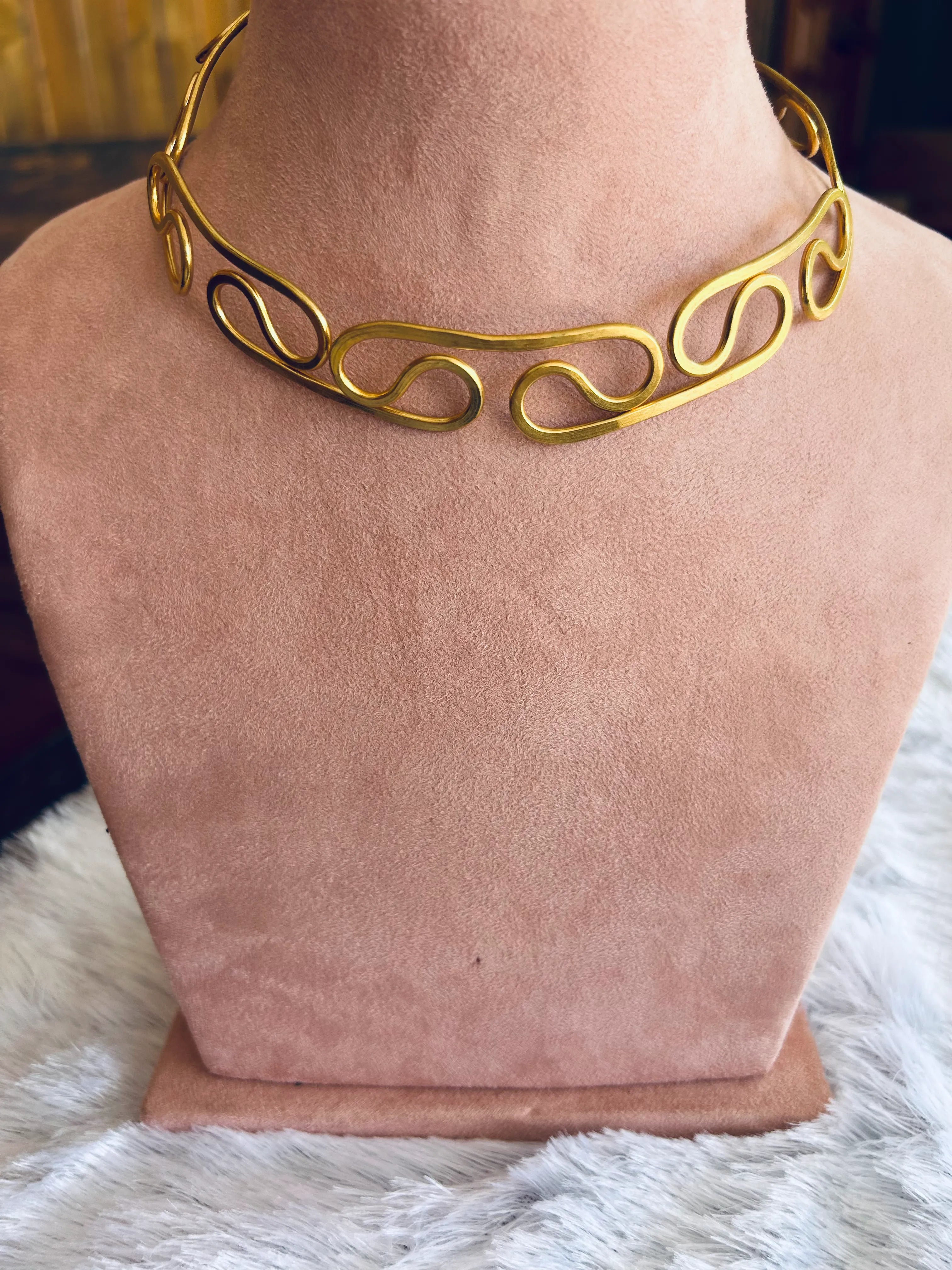 The Aurelia Choker
